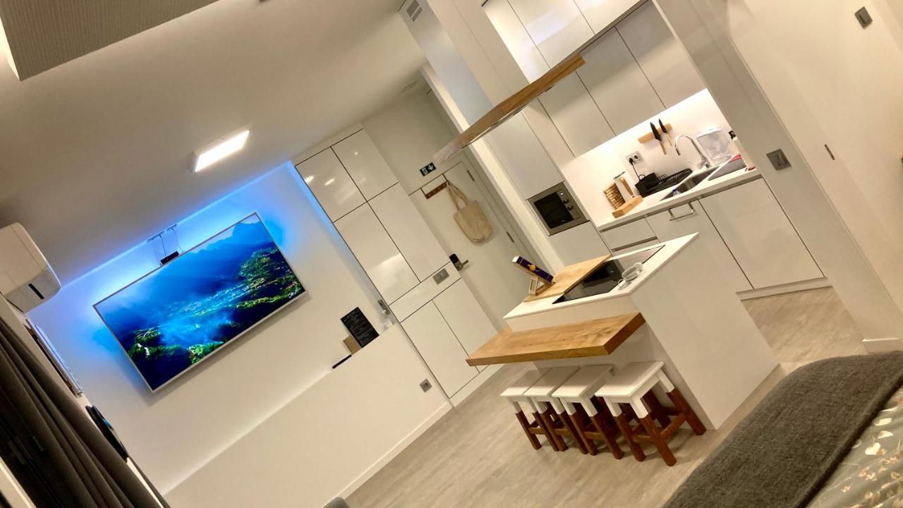 Cristalia,Roof Terrace In City Center, Garage, Netflix 75Inch Tv Funchal Dış mekan fotoğraf