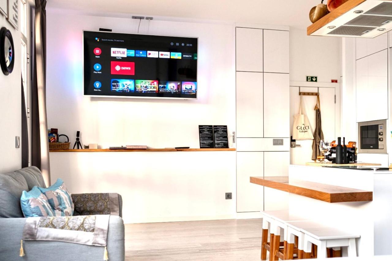 Cristalia,Roof Terrace In City Center, Garage, Netflix 75Inch Tv Funchal Dış mekan fotoğraf
